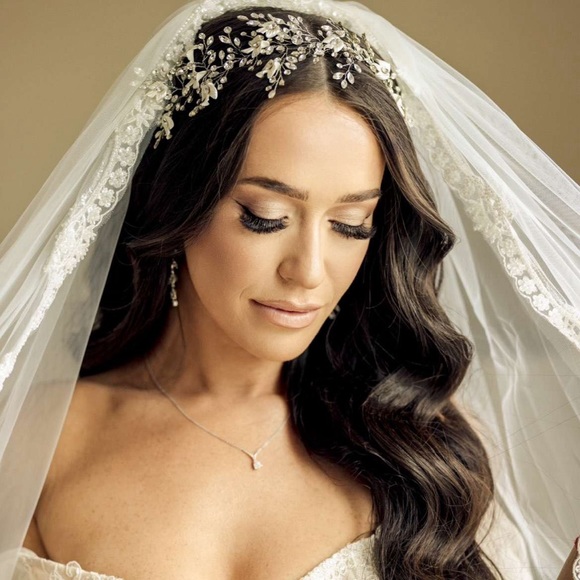 Luxury Bridal Headpiece / Crystal and Flower Branch Vine - Picture 4 of 12